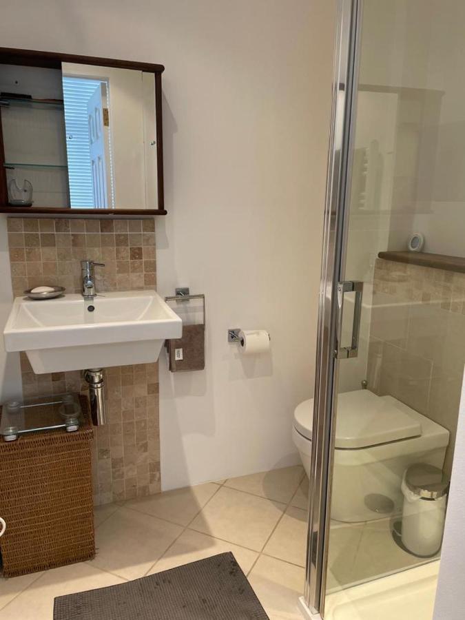 לונדון Spacious Holiday Home! מראה חיצוני תמונה